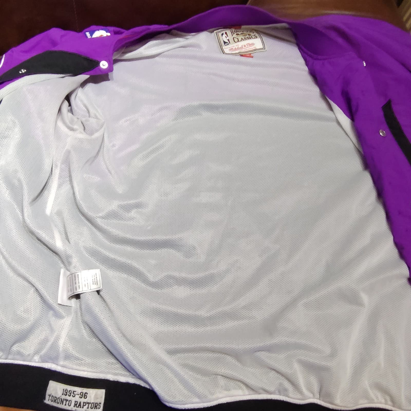 100% Authentic Mitchell Ness 95 96 Toronto Raptors Warm Up Jacket Size 52/2XL - Thumbnail 9