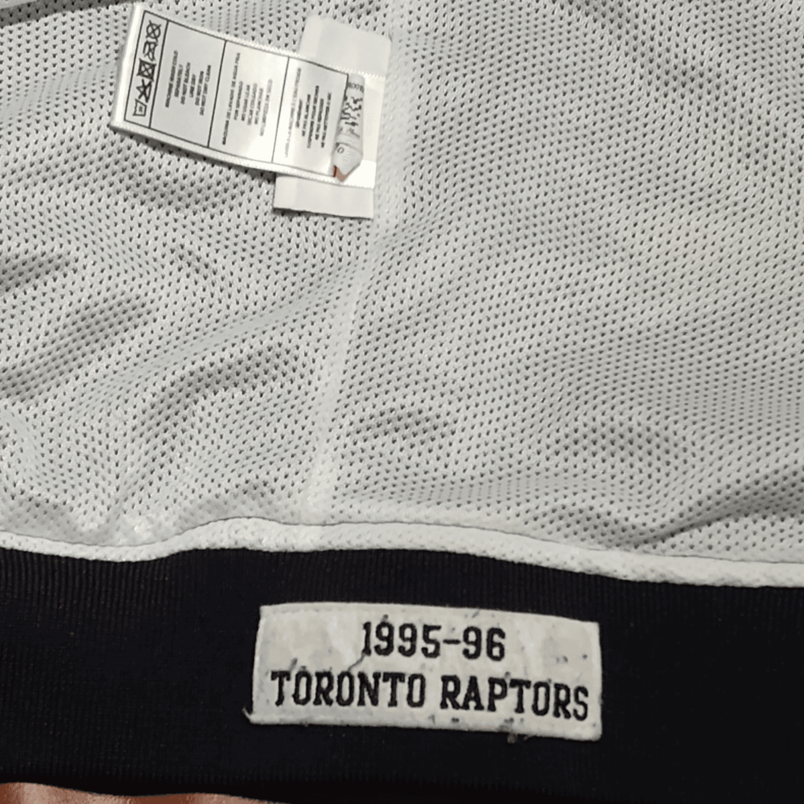 100% Authentic Mitchell Ness 95 96 Toronto Raptors Warm Up Jacket Size 52/2XL - Thumbnail 7