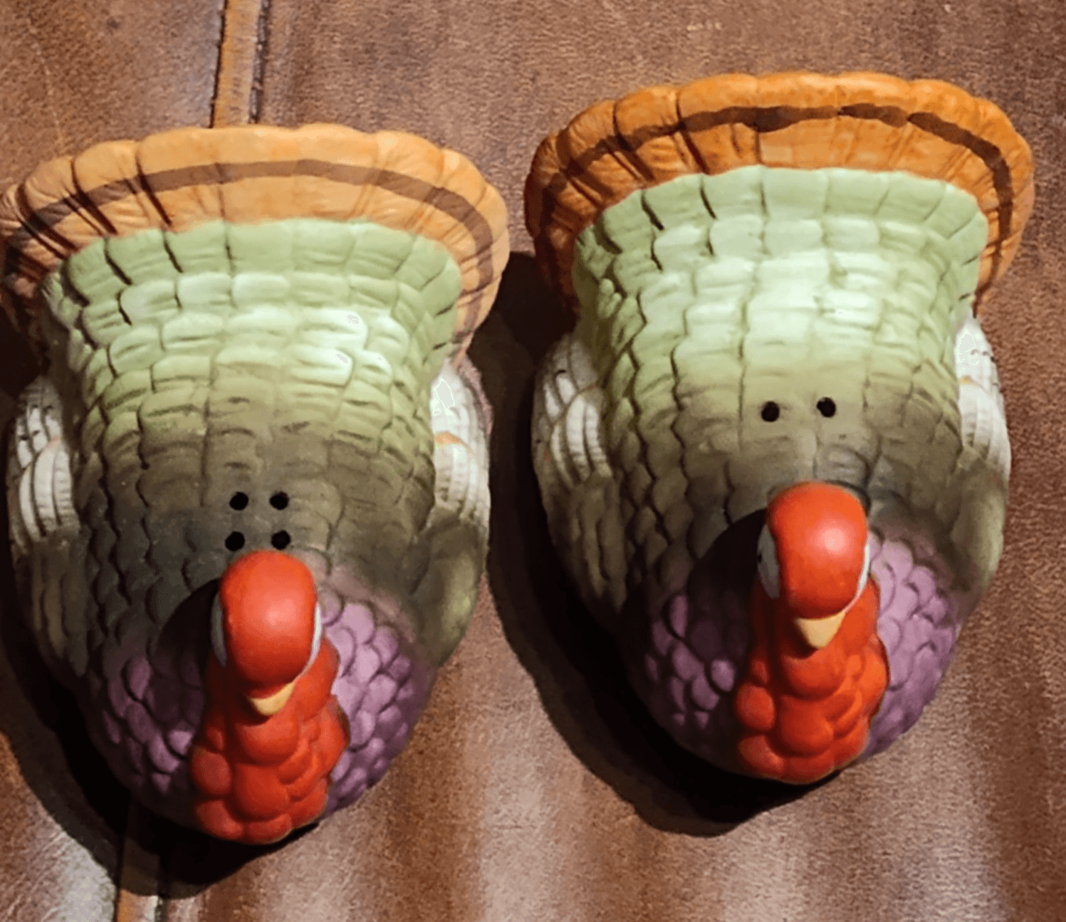 Vintage Thanksgiving Turkey Salted & Pepper Shakers - Thumbnail 3