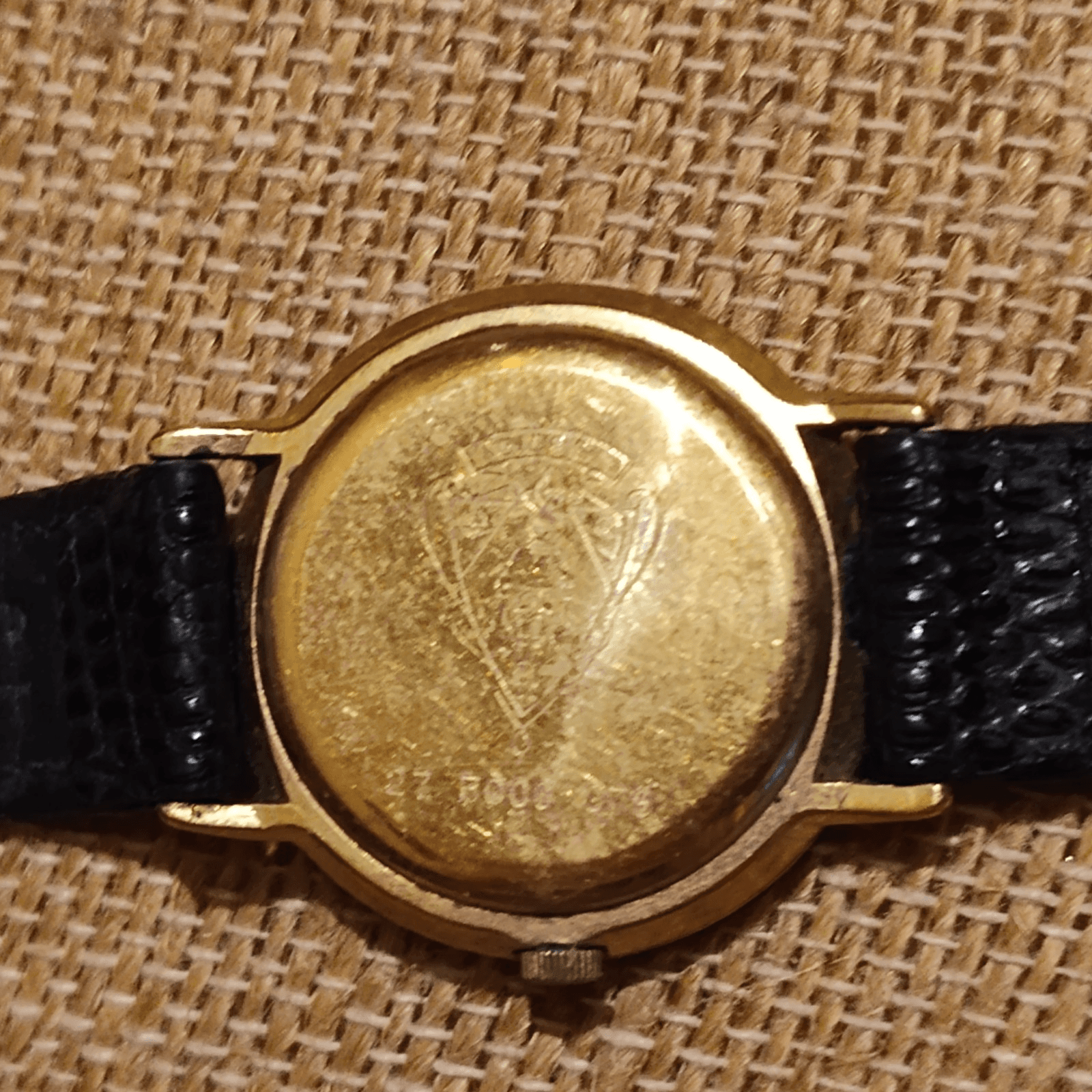 Vintage Gucci 3001L Gold Dial Quartz Women's Watch Swiss Made Lizard band - Thumbnail 4
