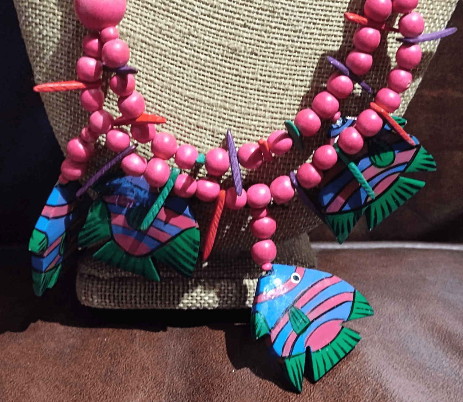 Beautiful Vtg Wood Paradise Ocean Fish Necklace - Thumbnail 2