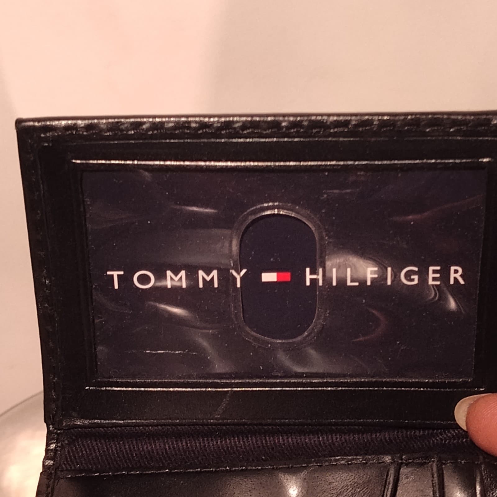 Men's Black Leather Tommy Hilfiger Wallet - Thumbnail 3