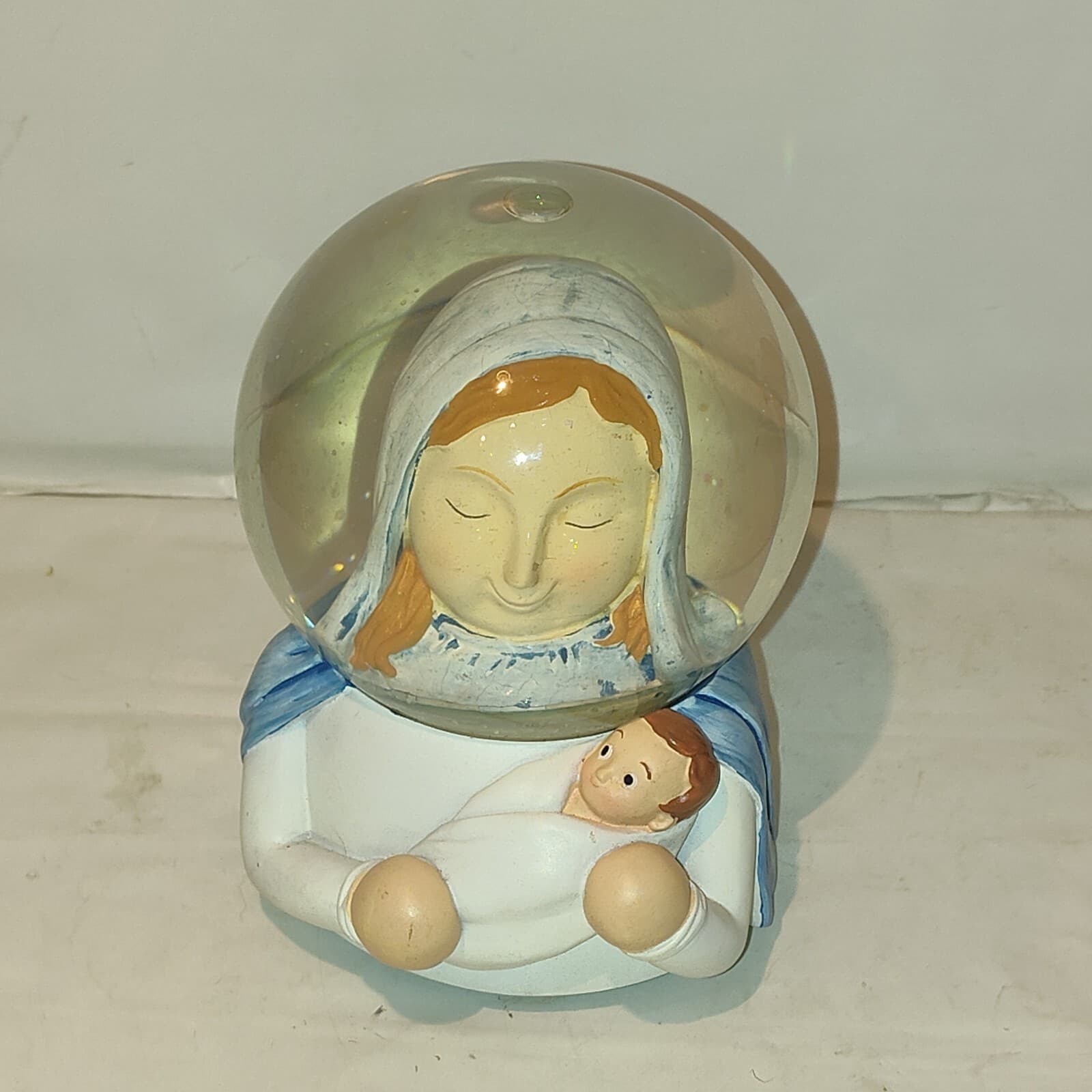 Snow Globe Mother Mary and Child Musical - Image 1