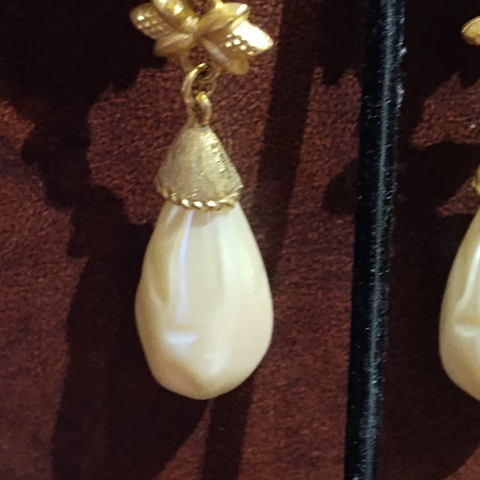 Gorgeous Signed Yosca Pearl Charm earrings - Thumbnail 4