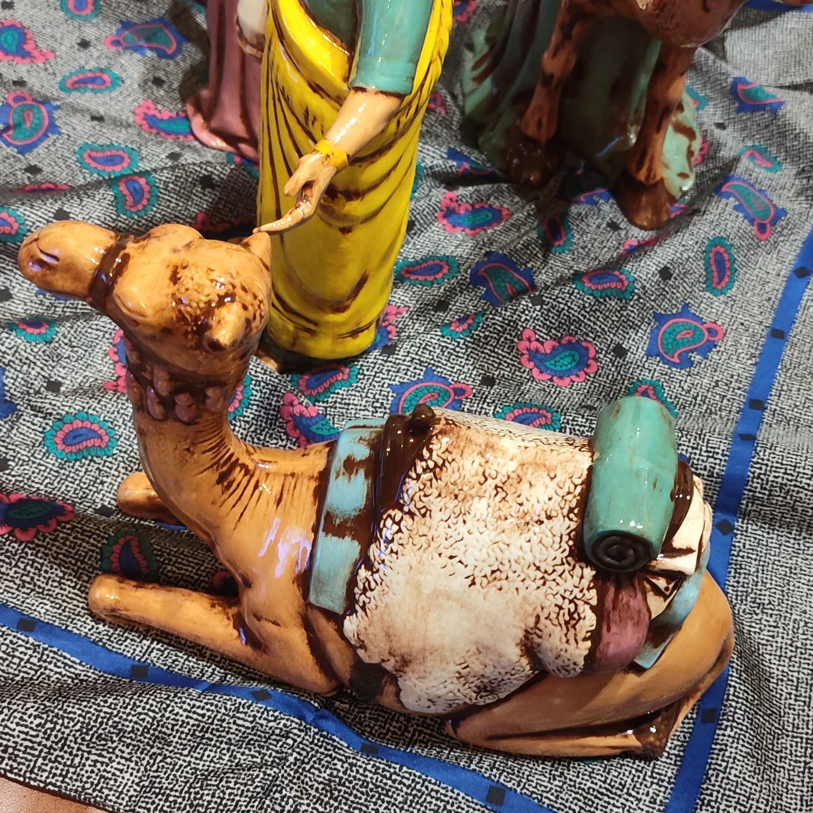 14pc. Vtg 1989 lambert nativity w/Stand - Thumbnail 9