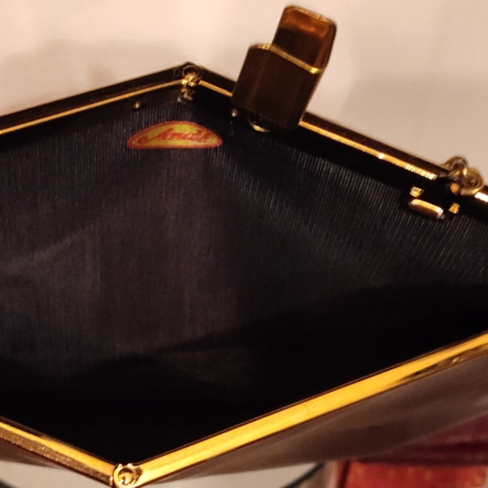 Vtg Ande purse w/ Gold chain handle - Thumbnail 4