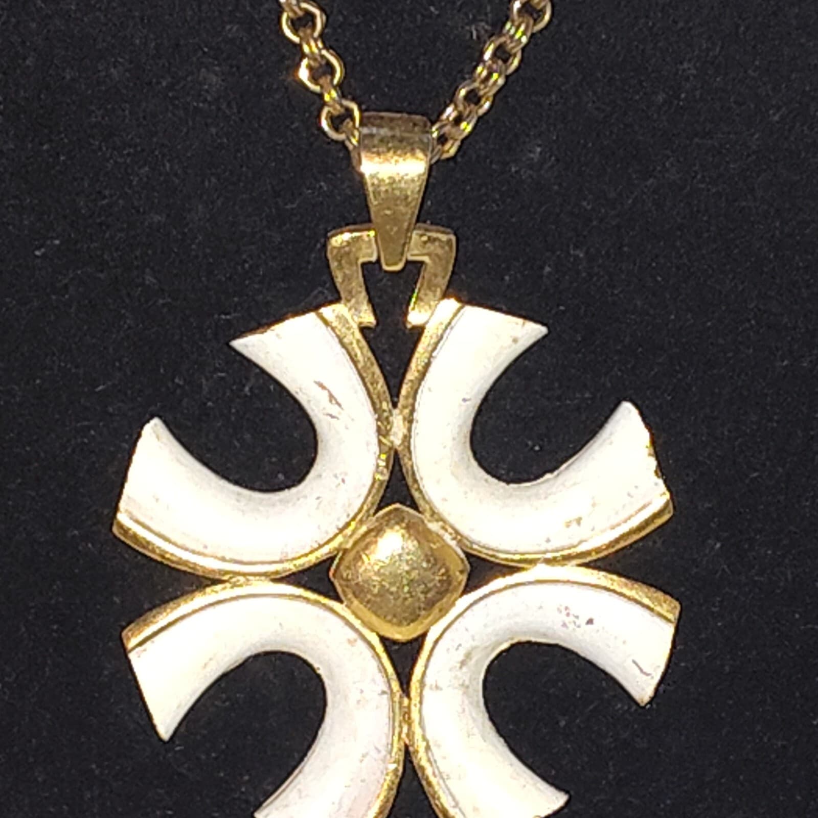 Vintage Signed Crown Trifari White Enamel Maltese Cross Pendant Necklace - Thumbnail 2