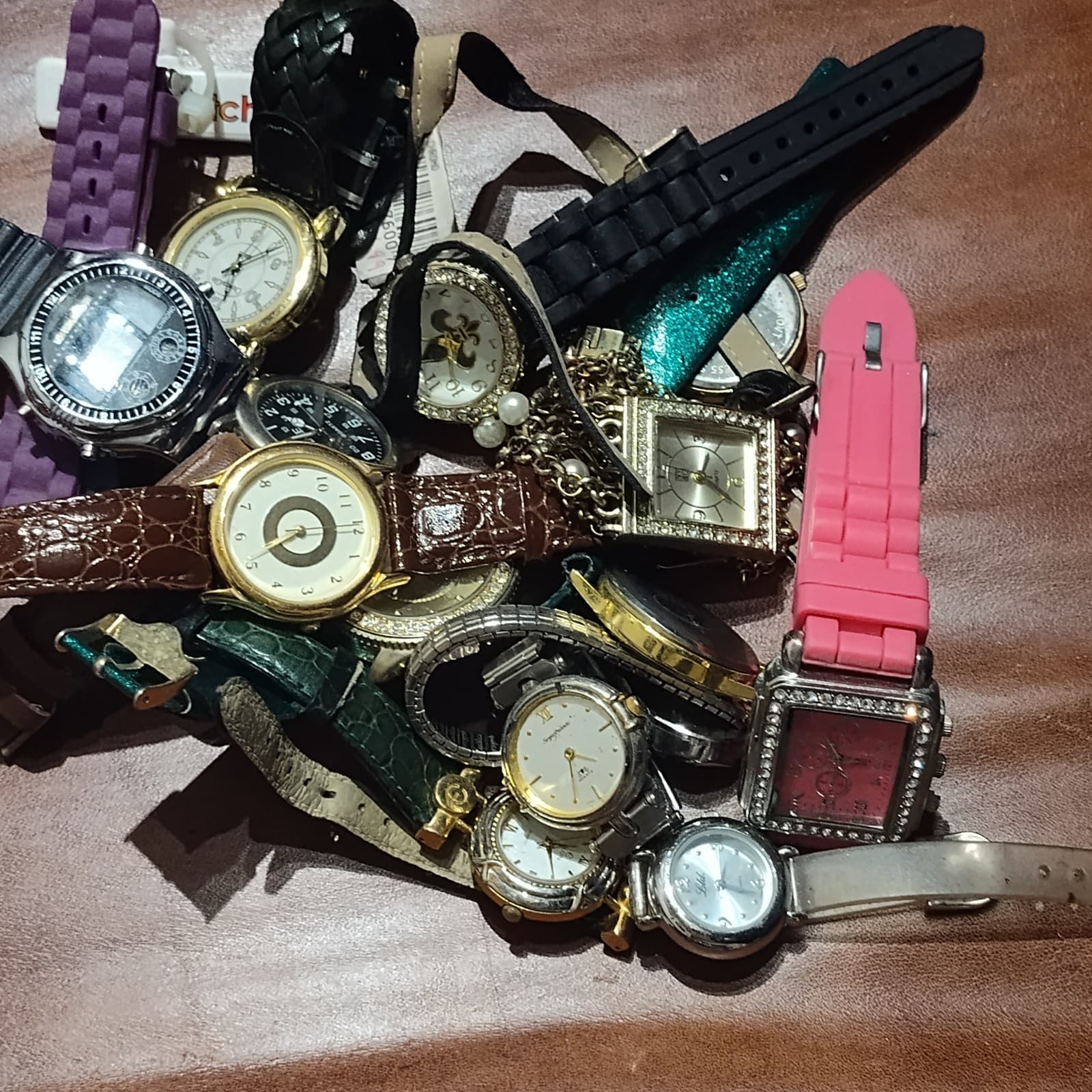 A Set of Mix watches - Thumbnail 3