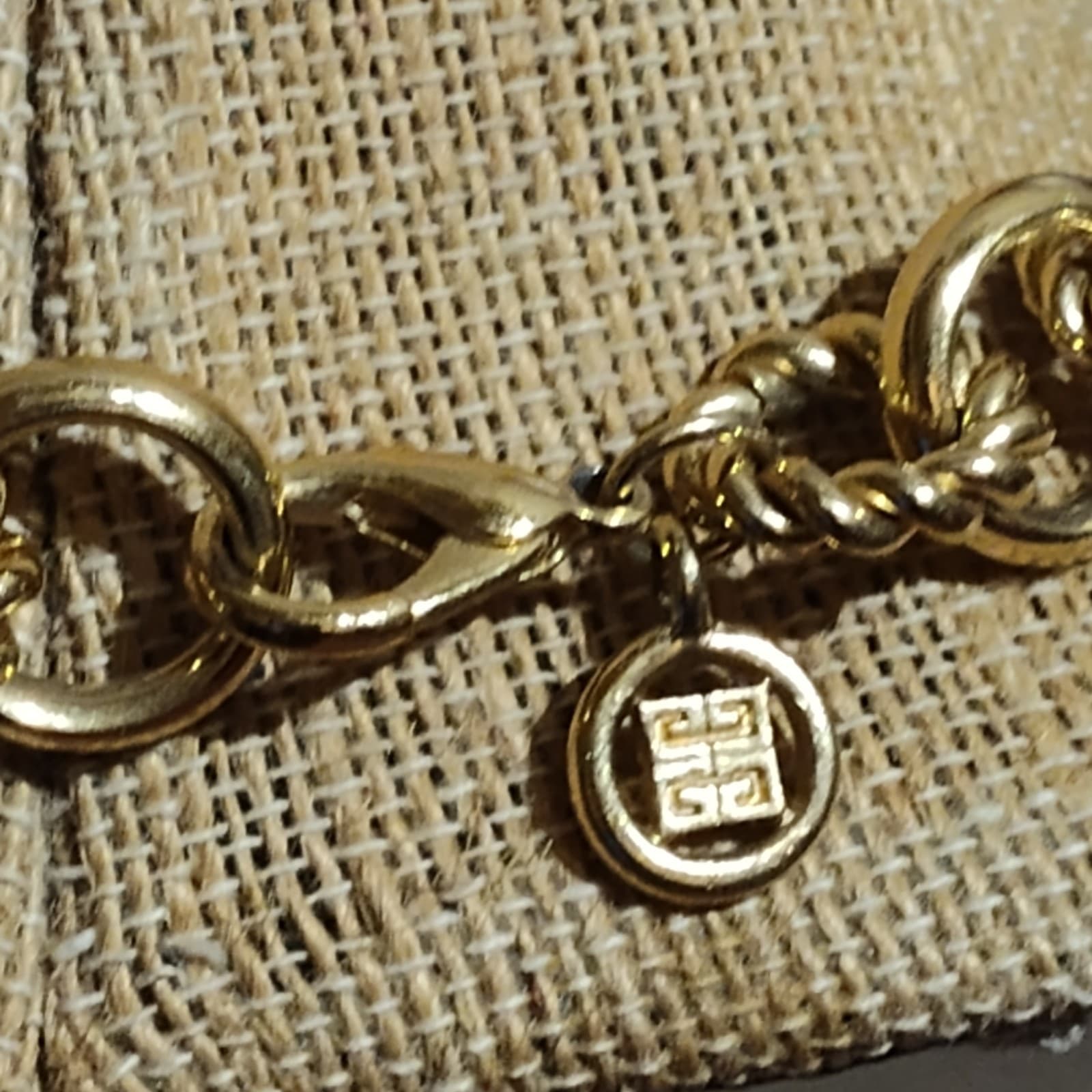 Vtg Beautiful Givenchy goldtone necklace - Thumbnail 3