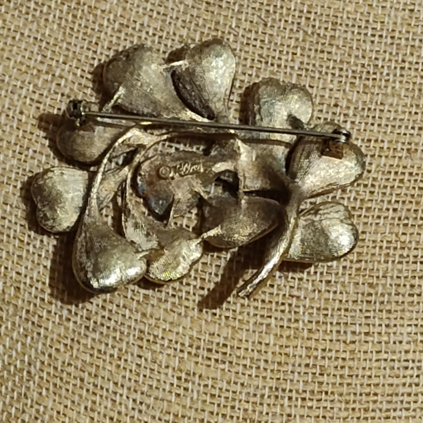 Vtg Cora Carved Branch goldtone brooch - Thumbnail 2