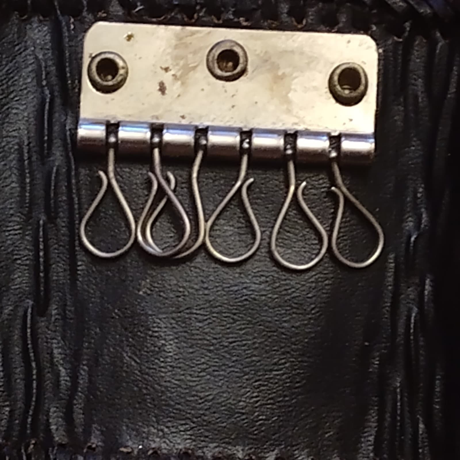 Hand Tooled Vintage Leather Western Key Clip Holder Rose And Whip Stitched - Thumbnail 3