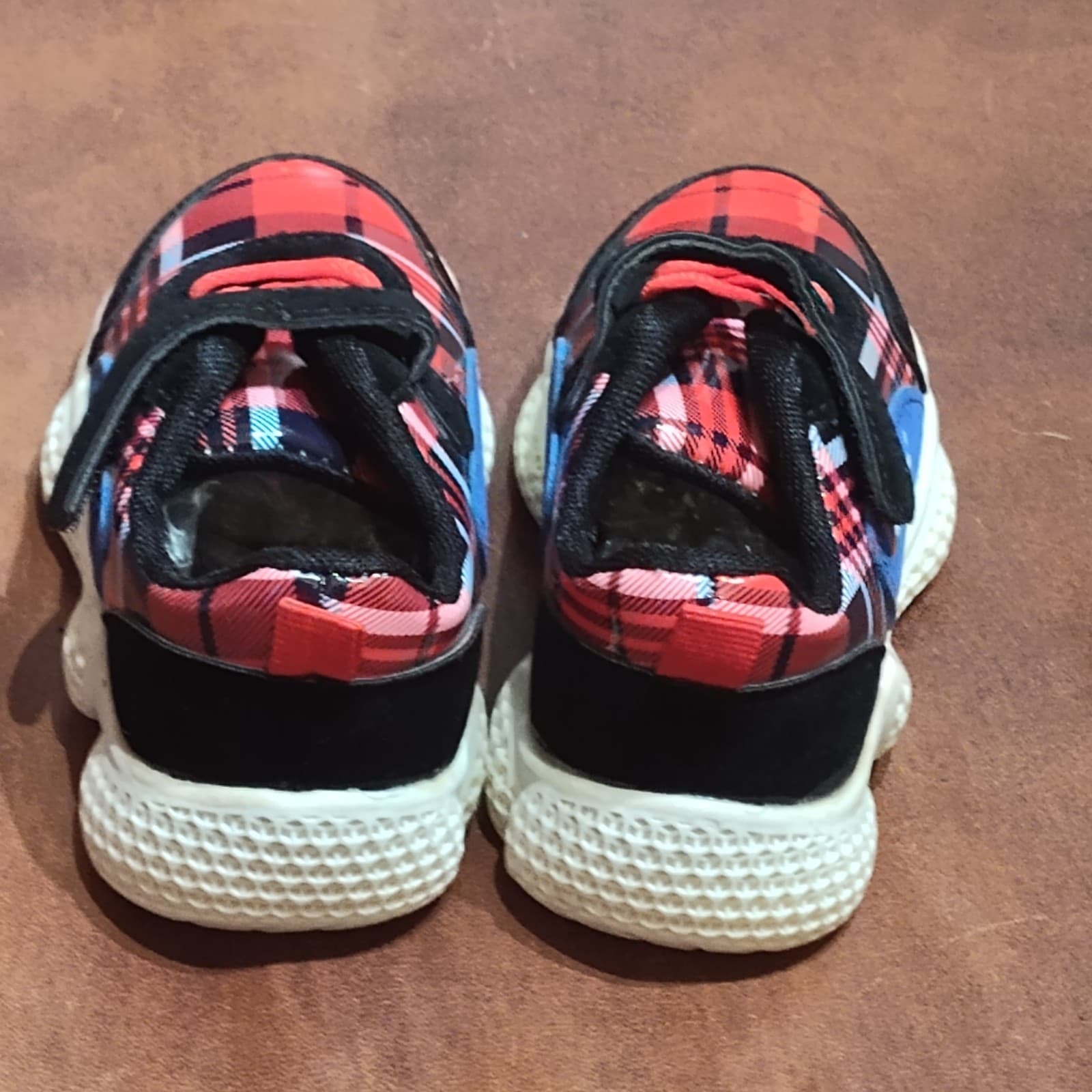 New Fashion toddler sneakers sz.7 Eu.23 - Thumbnail 3