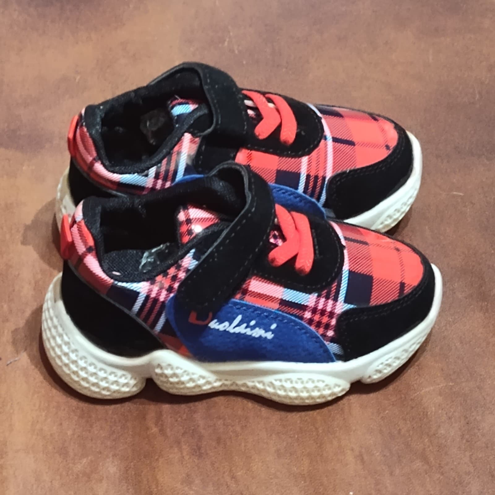 New Fashion toddler sneakers sz.7 Eu.23 - Image 1