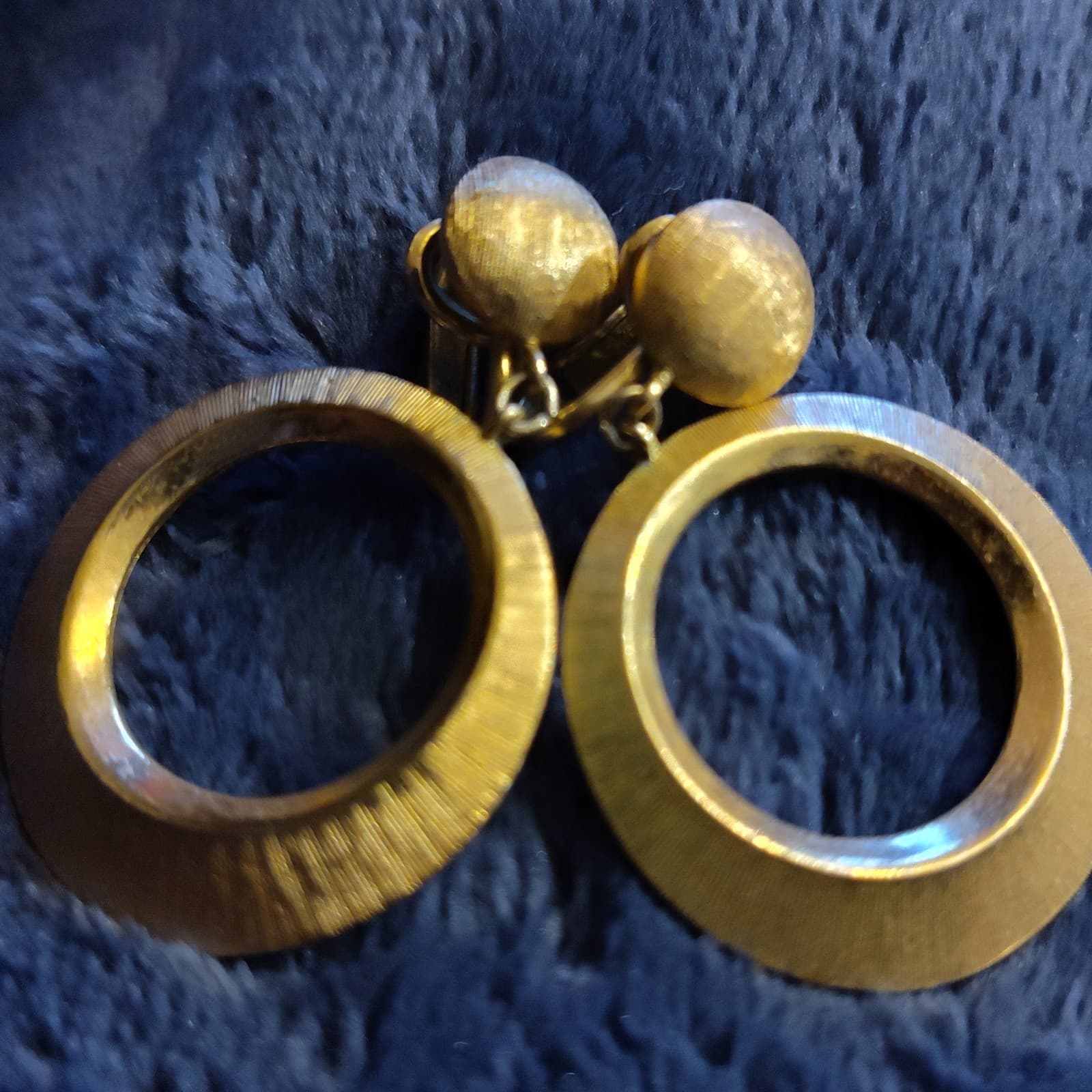 Crown Trifari Gold Dangle Hoop clipon Earrings - Thumbnail 2