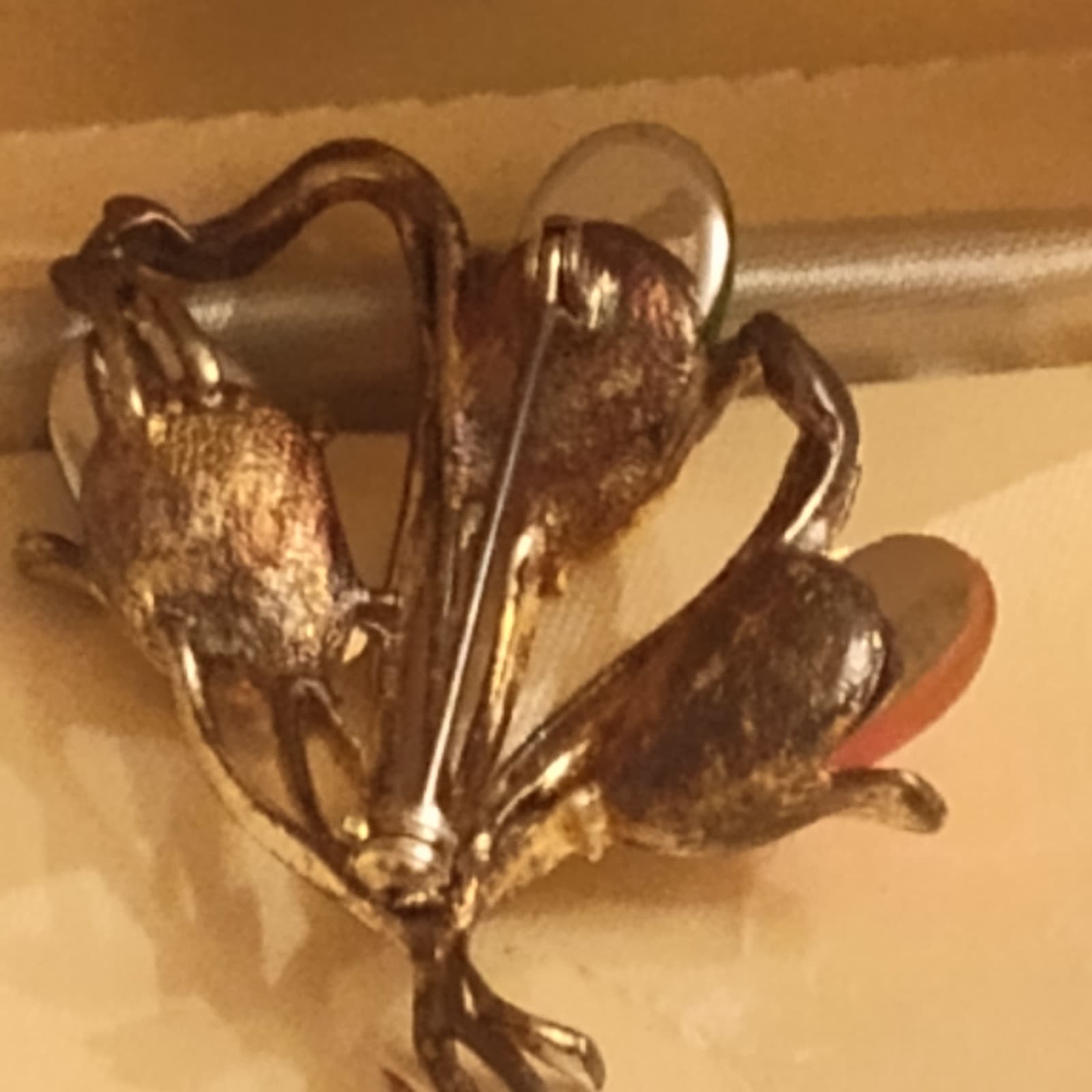 vintage frosted lucite flower gold tone brooch - Thumbnail 4