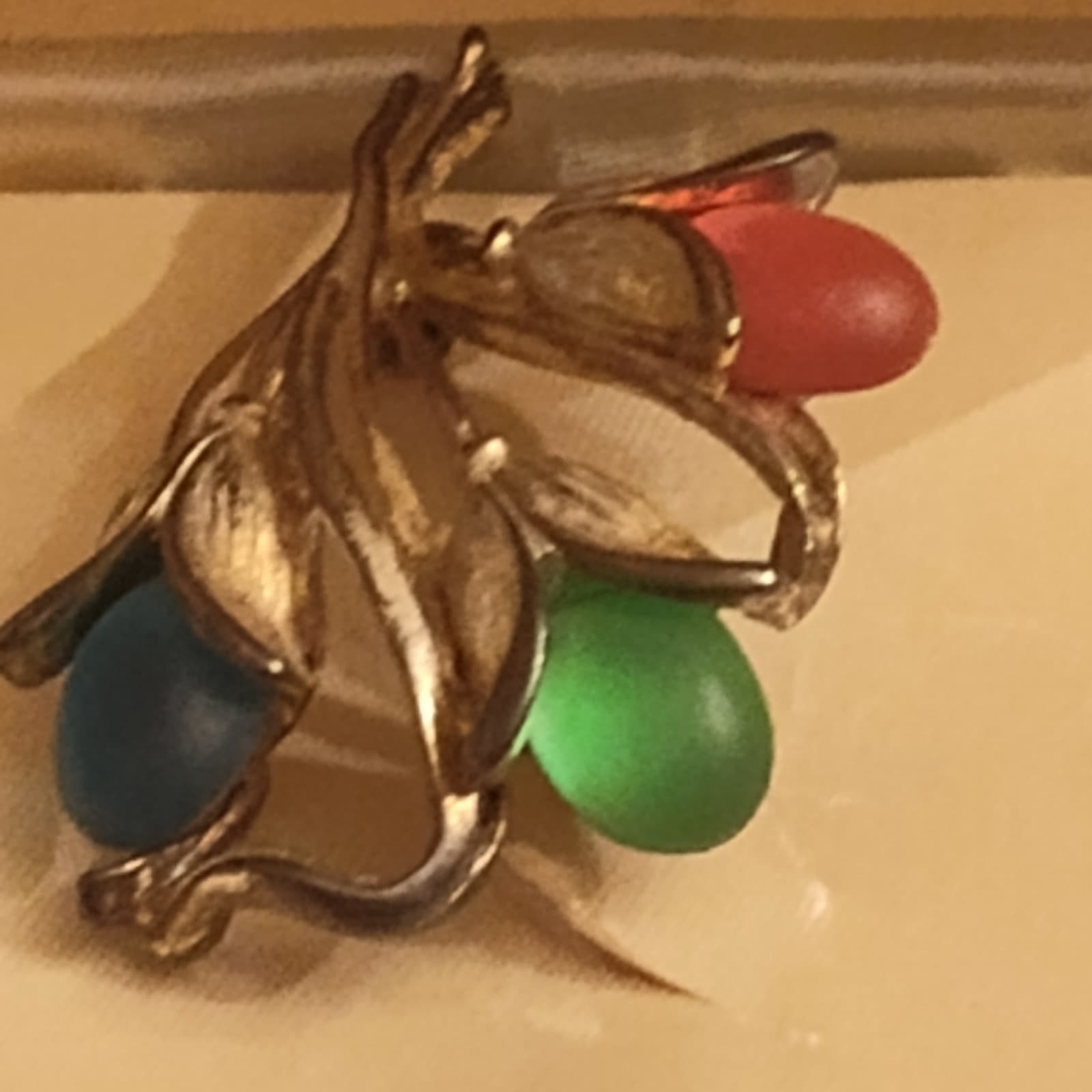 vintage frosted lucite flower gold tone brooch - Thumbnail 2