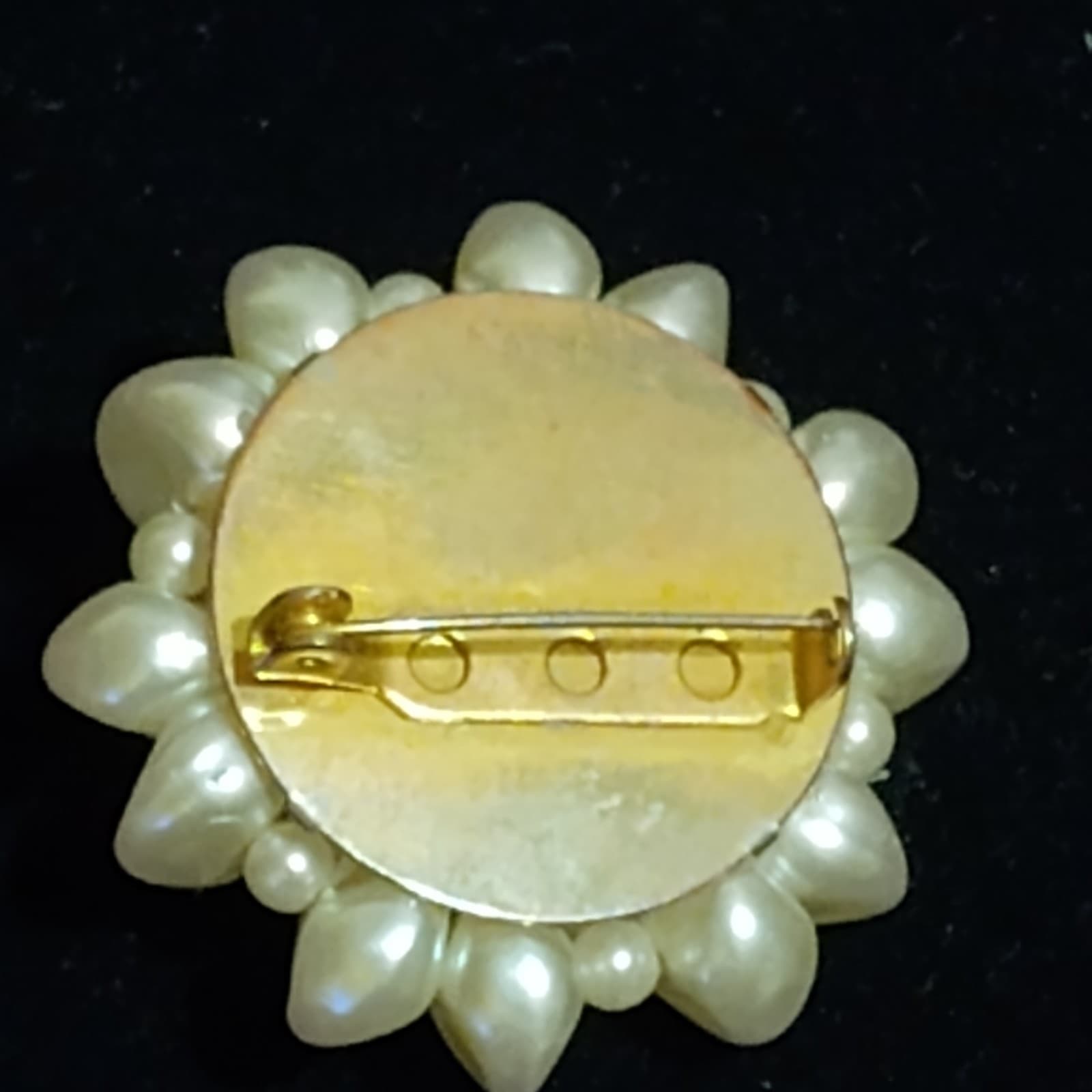 VINTAGE FAUX PEARL RHINESTONE BROOCH - Thumbnail 2