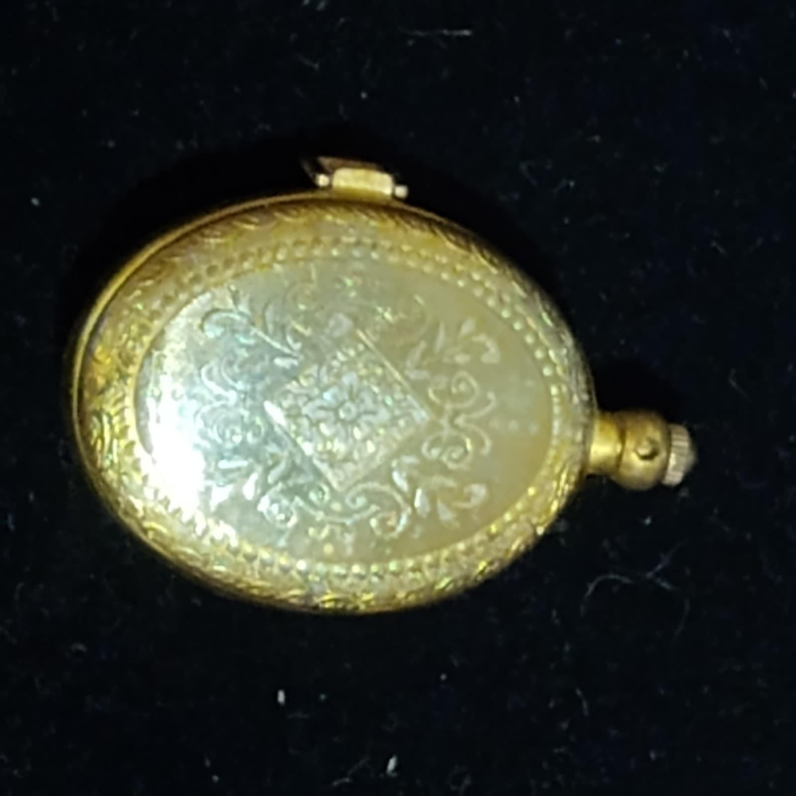 Pendant Necklace Watch Womens 28mm Oval Gold Tone Locket New Battery 29" - Thumbnail 7