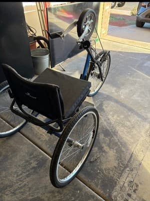 18” W Seat Invacare Top End Excelerator handcycle 7 speeds Hand Cycle - Thumbnail 6