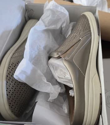 Earth Origins Perforated Leather Slip-On Clog Mule Emilia Platinum Sz 6.5 W NEW - Thumbnail 4