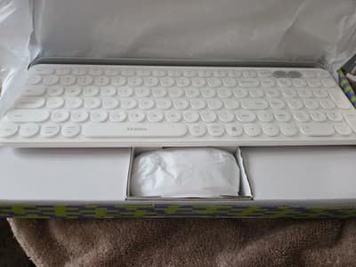 Seenda CBD2 White Wireless Keyboard & Mouse - Image 1