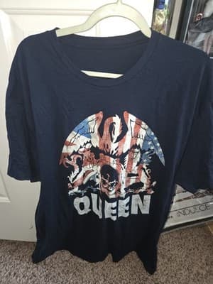 Queen Band T-Shirt Black Queen Crest Coat of Arms Graphic Music Tee Unisex 2XL - Thumbnail 2