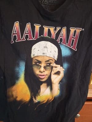 Aaliyah Graphic Band T-Shirt R&B Music Tee Size SM 100% Cotton Collectible Black - Image 1