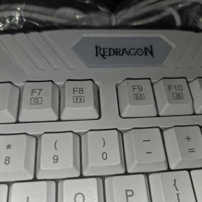 Redragon Gaming Essentials Keyboard/Mouse S101w 2 In 1 Set White - Thumbnail 4