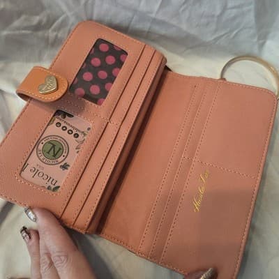 NICOLE LEE WALLET BIFOLD WALLET WRISTLET "JOURNEY OF STEPHANIE" RFIDNICOLE... - Thumbnail 4