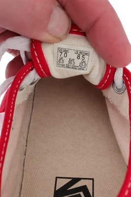 VANS Off The Wall Womens Size 8.5 Classic Skate Sneakers Red Lace Up Shoe - Thumbnail 2