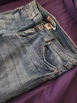 Ladies YMI Embroidered Faded Blue Jeans Size 13 - Thumbnail 4