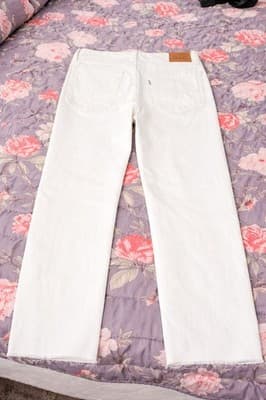 NWOT, Women’s LEVI Wedgie Straight White Stonewash Denim Jeans Size 30 - Thumbnail 2