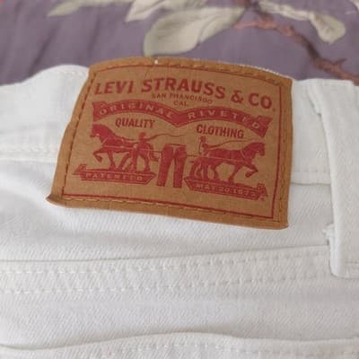 NWOT, Women’s LEVI Wedgie Straight White Stonewash Denim Jeans Size 30 - Thumbnail 4