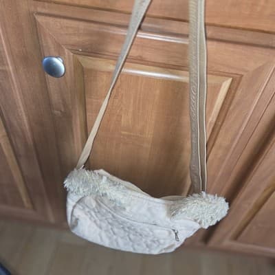 Tokyo DisneySea Duffy Quilted Shoulder Bag Bear Ear Design Japan Exclusive - Thumbnail 3