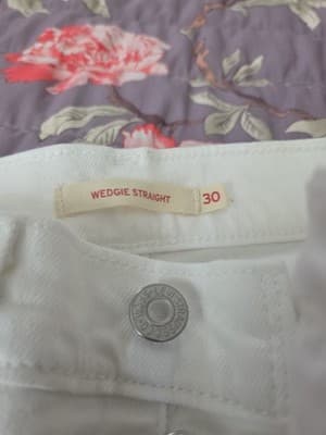 NWOT, Women’s LEVI Wedgie Straight White Stonewash Denim Jeans Size 30 - Thumbnail 7