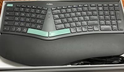 Nulea RT05B Wireless Ergonomic Keyboard Split Keyboard w/ Cushioned Wrist Rest - Thumbnail 3