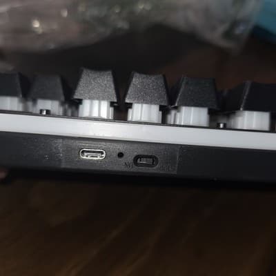 Black RedThunder K10 Wireless Gaming Keyboard & Mouse Combo (No C Type Charger) - Thumbnail 5