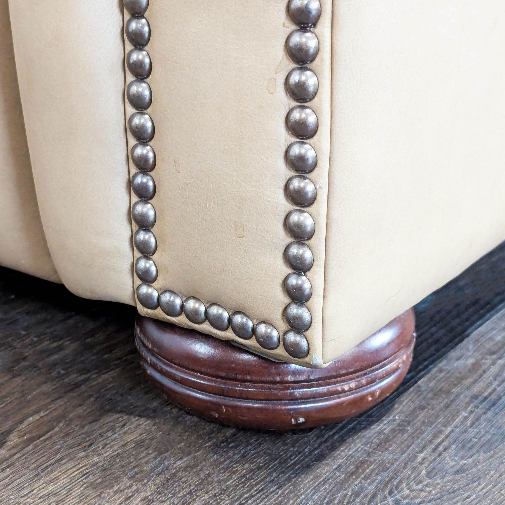 Bradington-Young Newman Tan Leather Loveseat with Recliner - Thumbnail 8