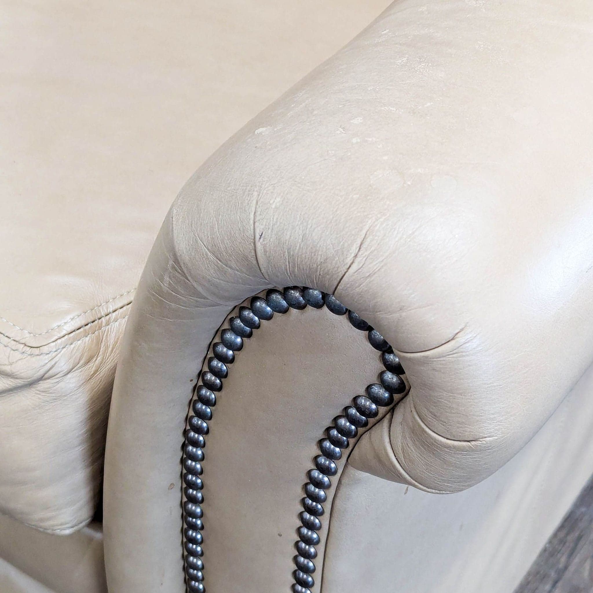 Bradington-Young Newman Tan Leather Loveseat with Recliner - Thumbnail 7