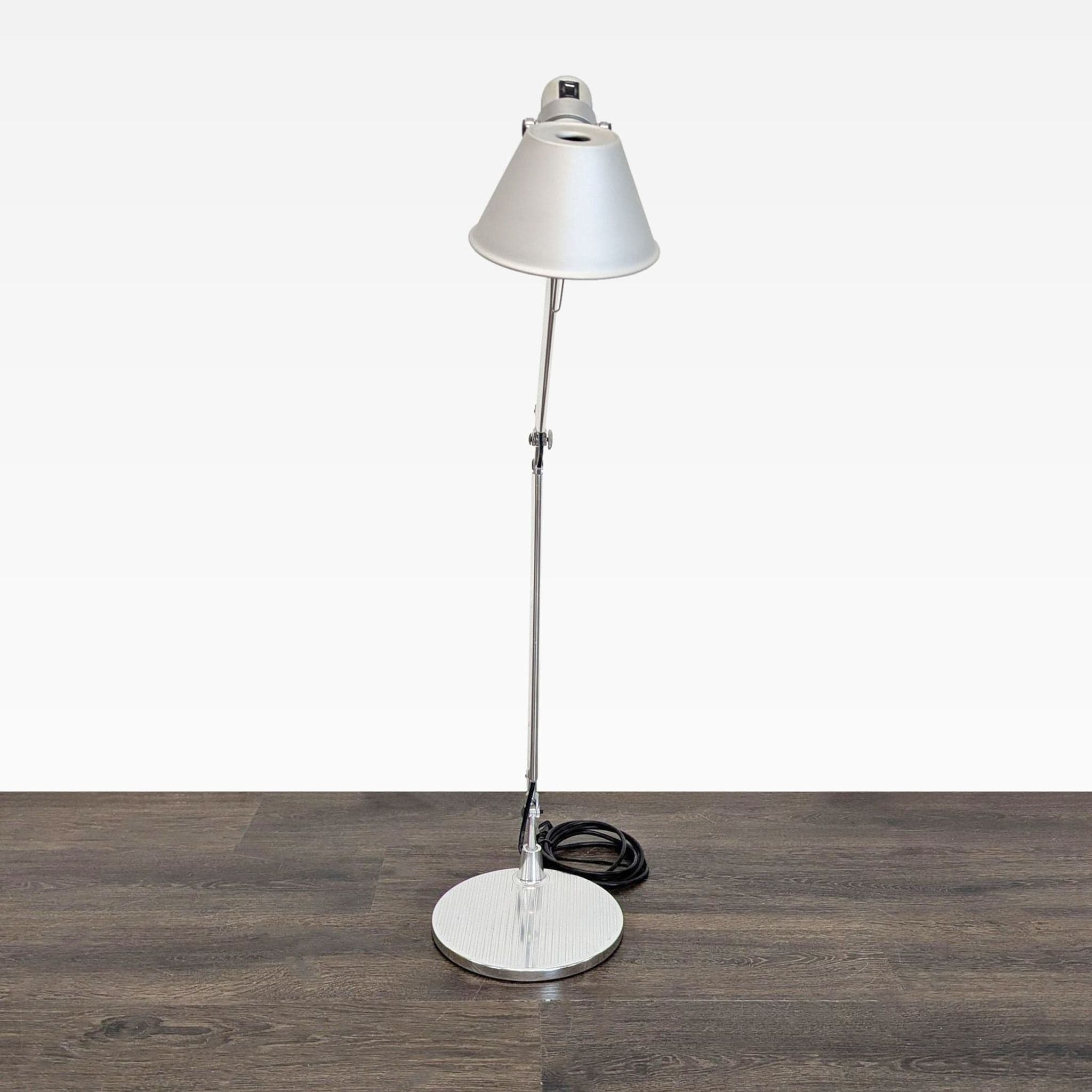 Artemide Tolomeo Adjustable Reading Floor Lamp - Thumbnail 5