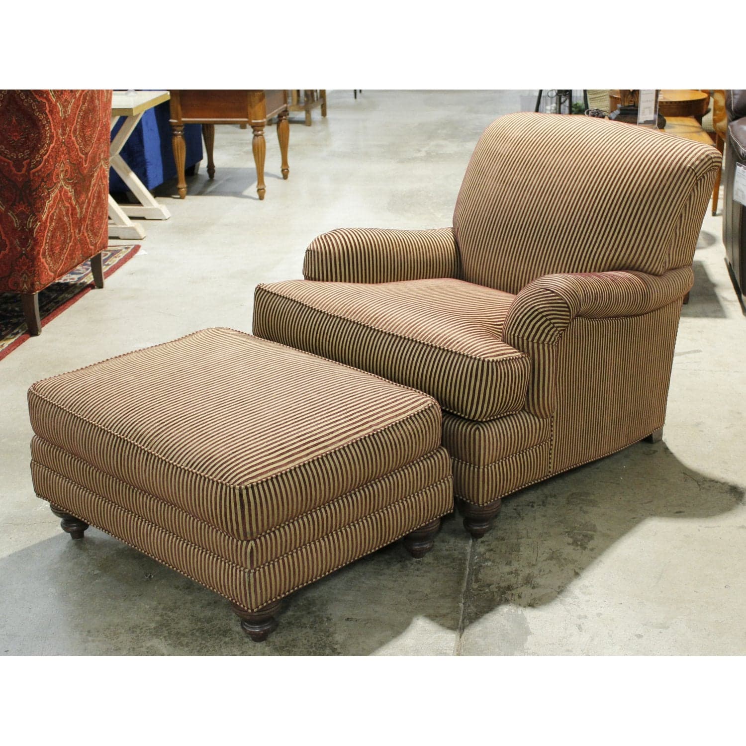 Ethan Allen Club Chair w/Ottoman - Gold & Burgundy - Thumbnail 3