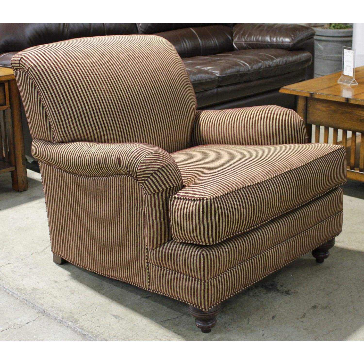 Ethan Allen Club Chair w/Ottoman - Gold & Burgundy - Thumbnail 6