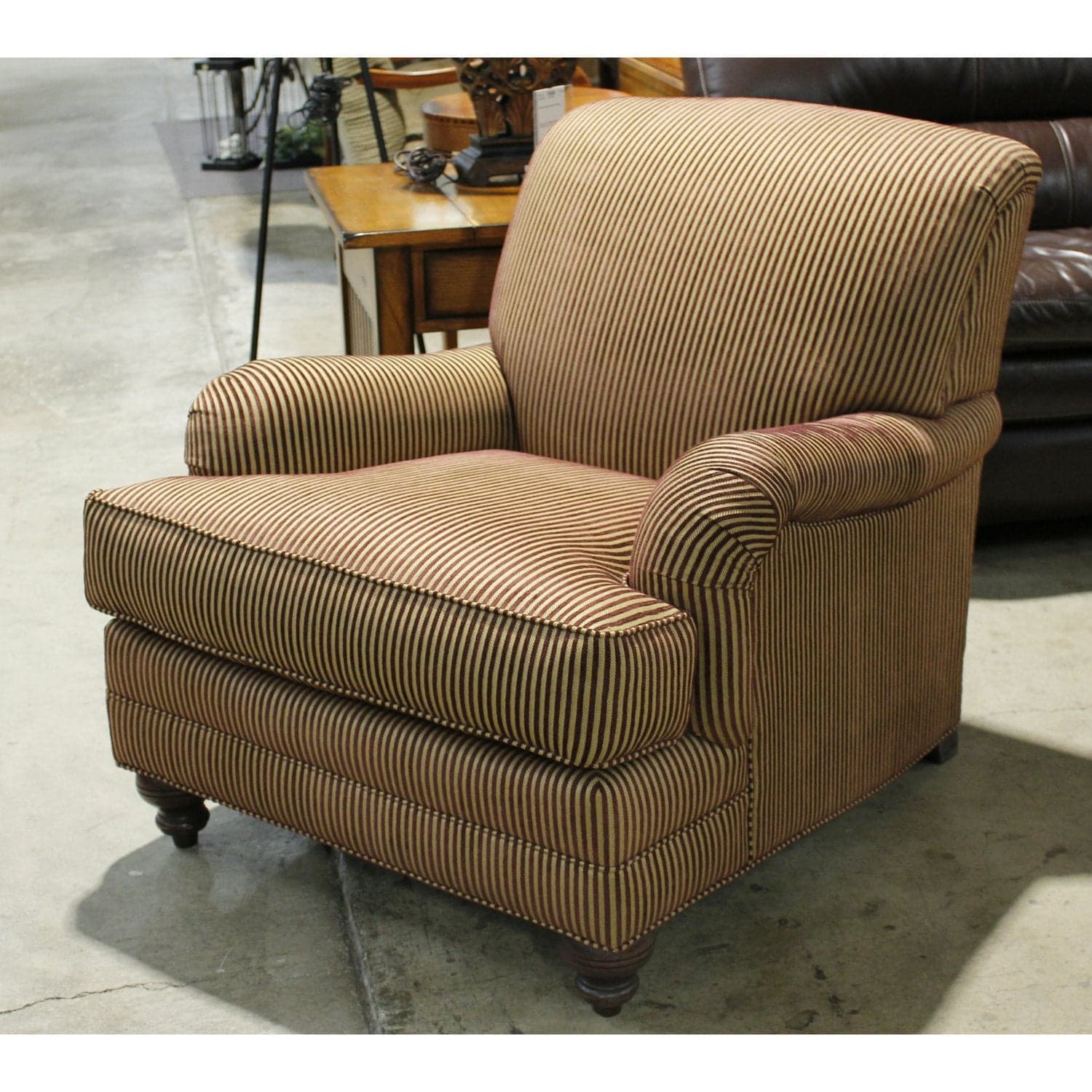 Ethan Allen Club Chair w/Ottoman - Gold & Burgundy - Thumbnail 8