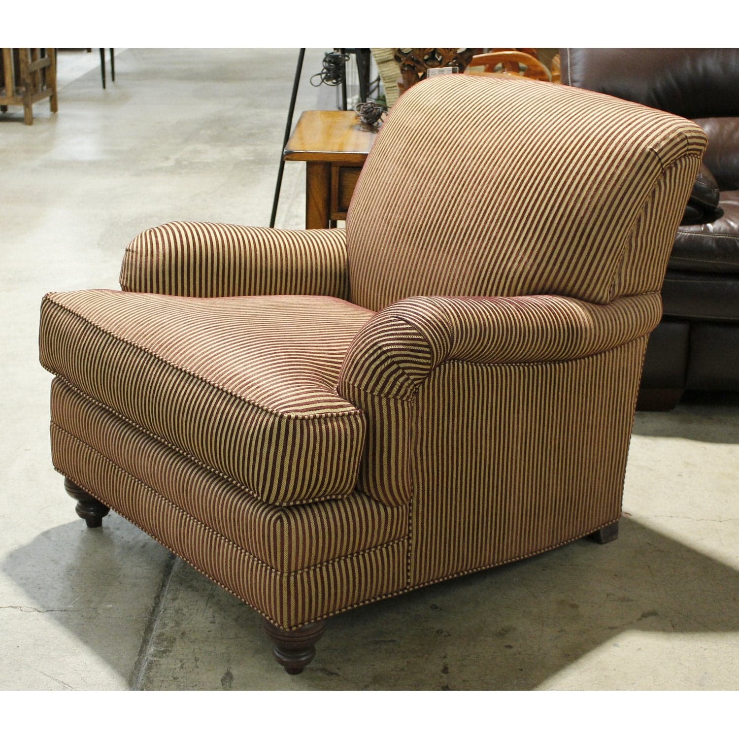 Ethan Allen Club Chair w/Ottoman - Gold & Burgundy - Thumbnail 7