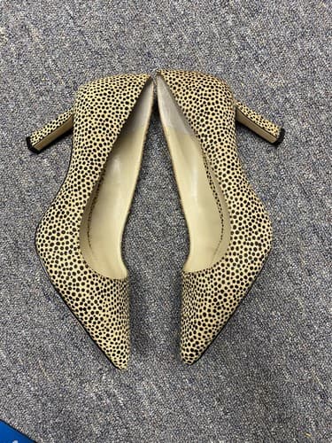 Women's Vince Camuto Natural Spotted Calf Hair Pointed Toe Heels Size 8.5 - Image 1