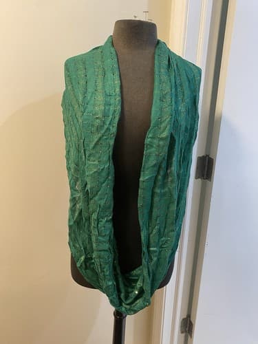 Bellisima Green/Gold Infinity Scarf - Image 1