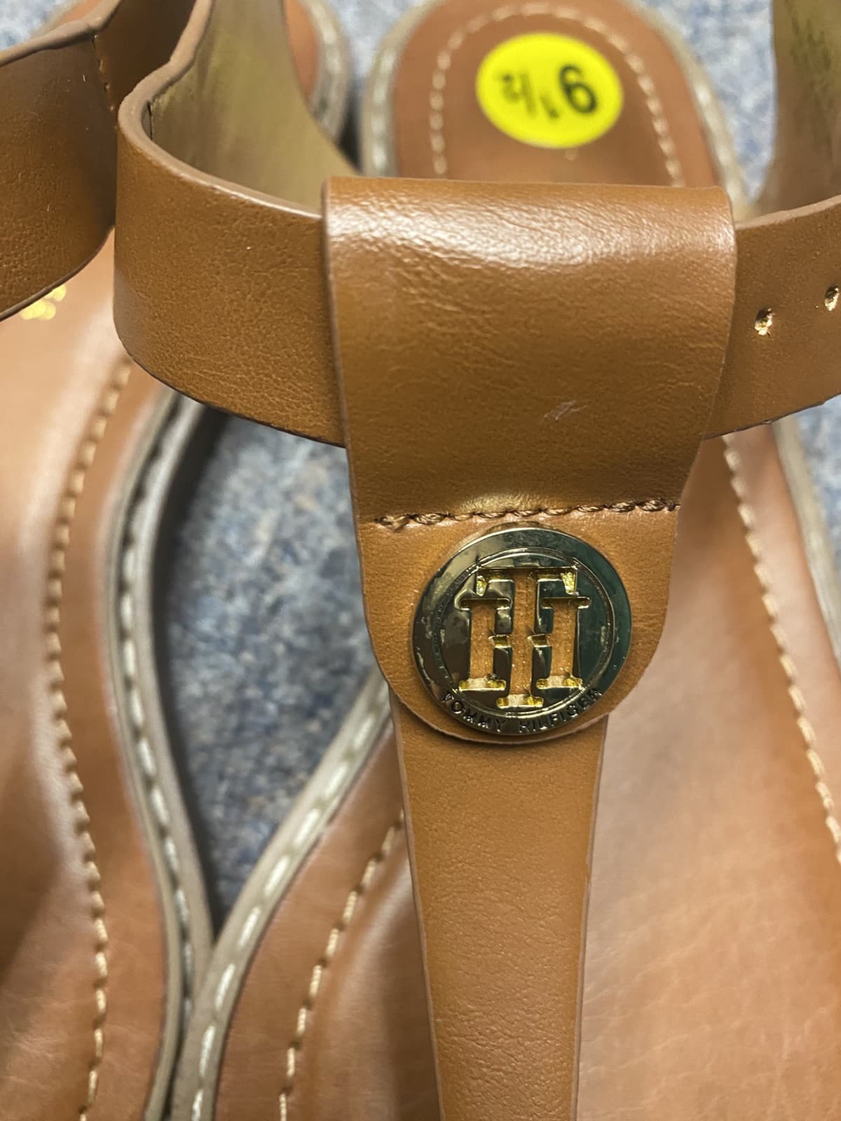 Tommy Hilfiger Brown T-Strap TH Logo Fashion Sandals Women's Size 9.5 - Thumbnail 2