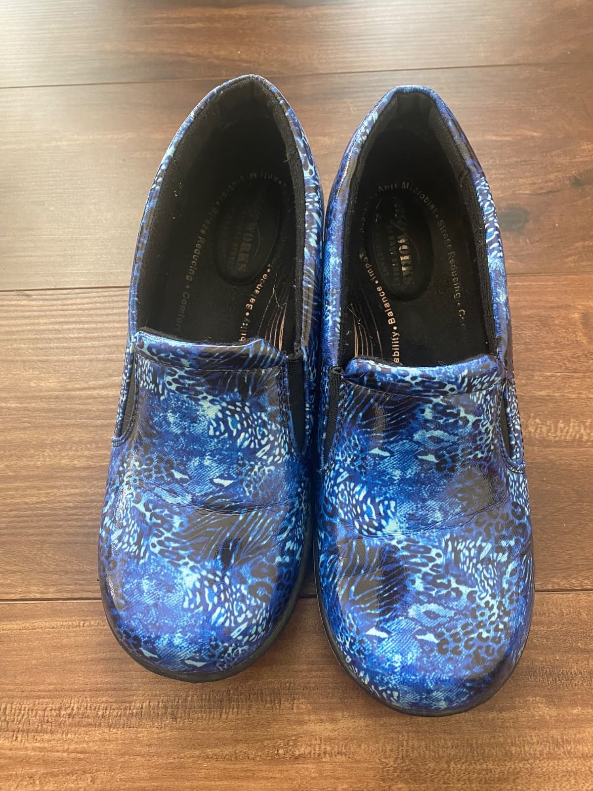 Easy Works by Easy Street Women's Bind Slip Resistant Clog | Size 9 - Thumbnail 2