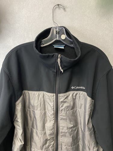 Men's Columbia Barlow Pass Softshell Hybrid Jacket Black & Gray Sportswear Sz L - Thumbnail 2