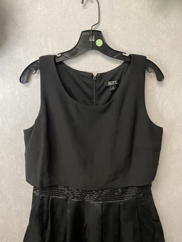 SLNY Fashions Black Sleeveless A Line Dress With Pockets Size Medium - Thumbnail 2
